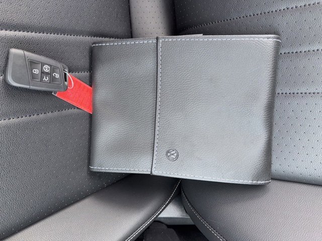 Used 2022 Volkswagen Tiguan SE R-Line image 29