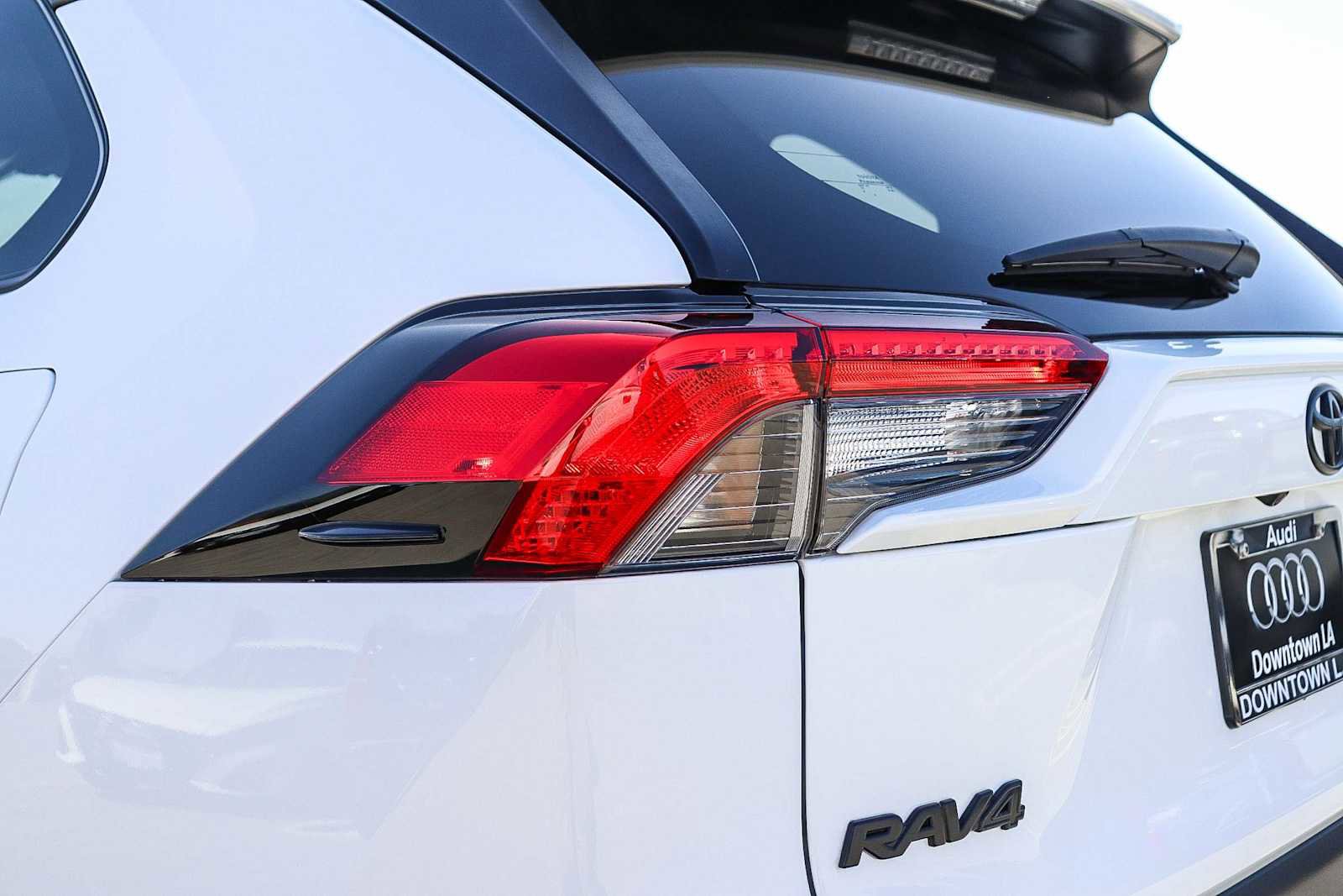 Used 2022 Toyota RAV4 XLE image 12