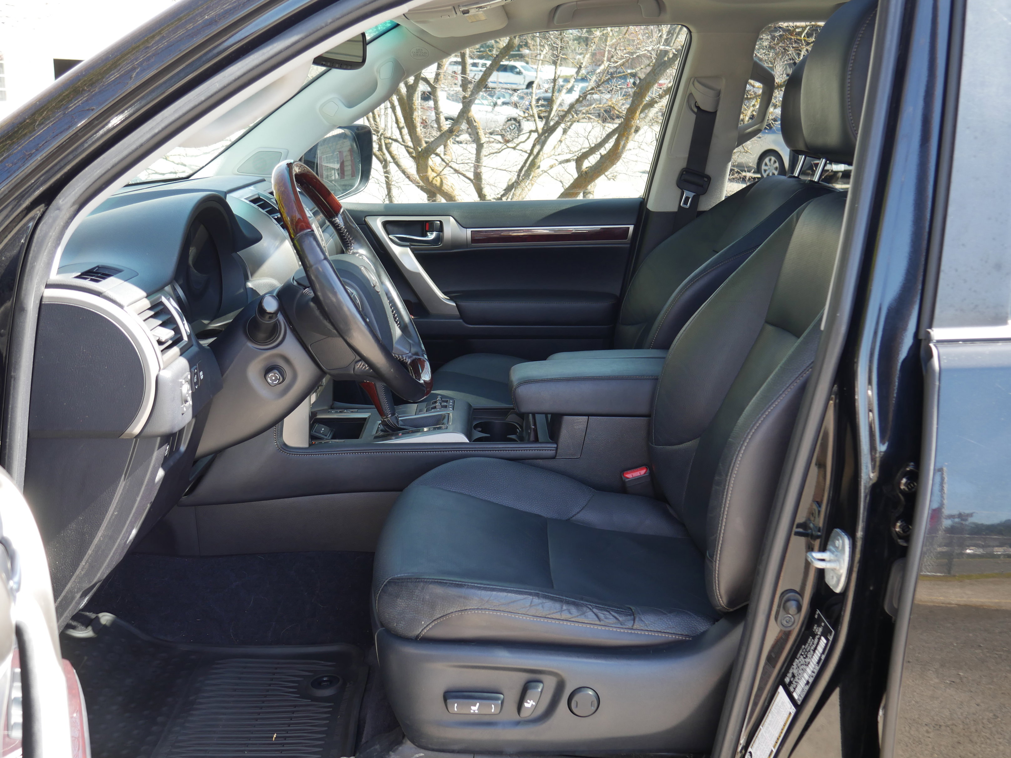 Used 2016 Lexus GX 460 w/ Premium Package image 3