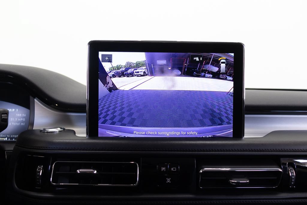 Used 2023 Lincoln Aviator AWD image 32