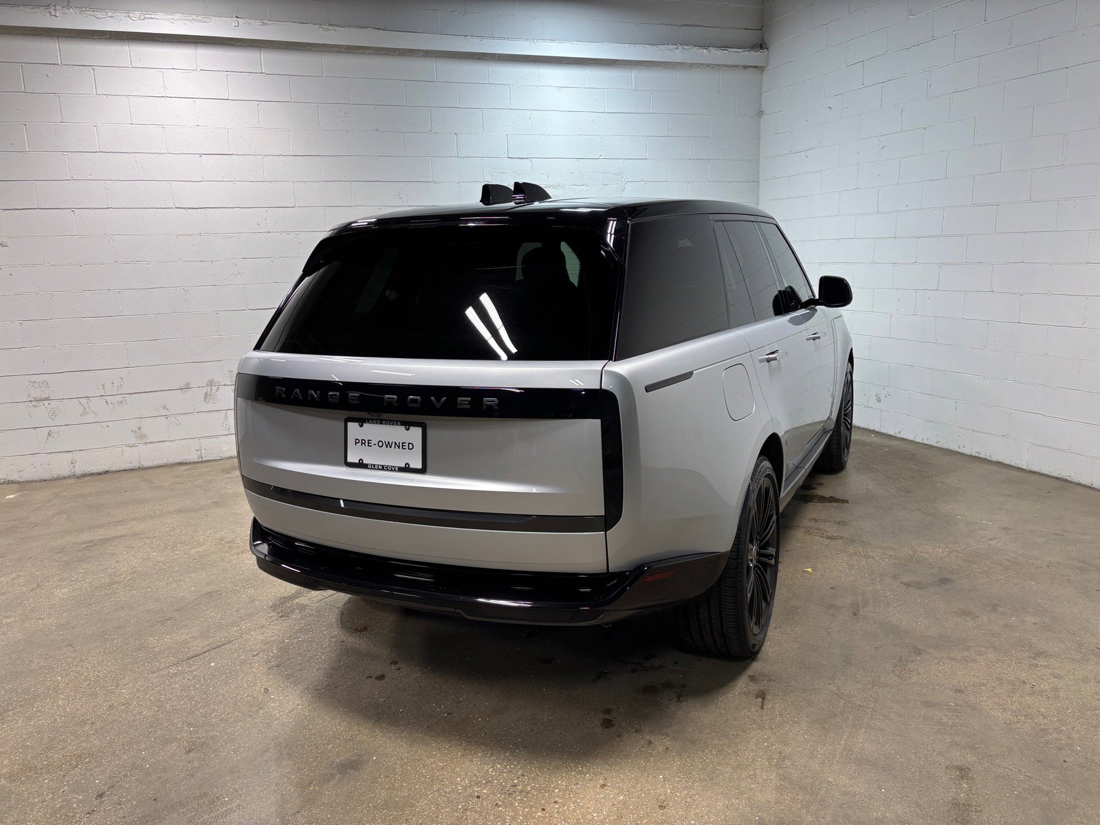 Used 2025 Land Rover Range Rover SE AWD/4WD image 7