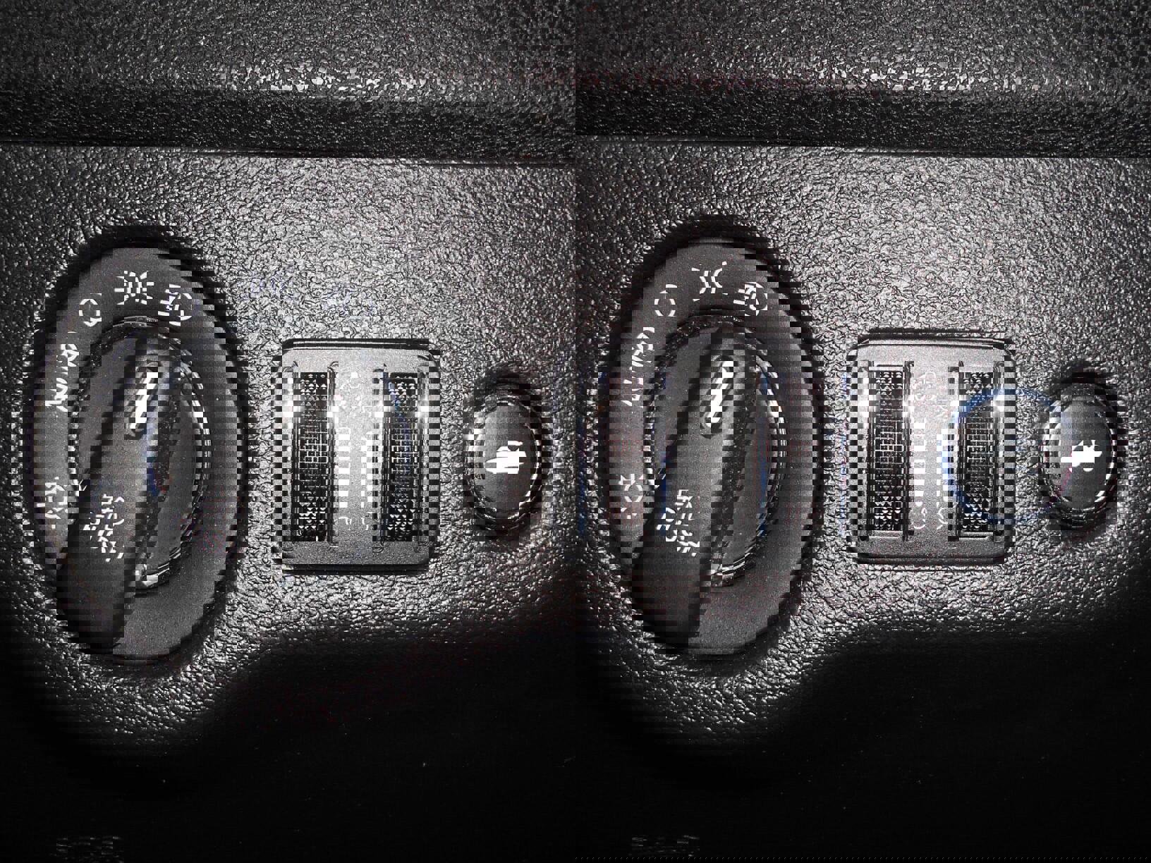 Used 2015 Chrysler 300 C w/ Light Group image 15