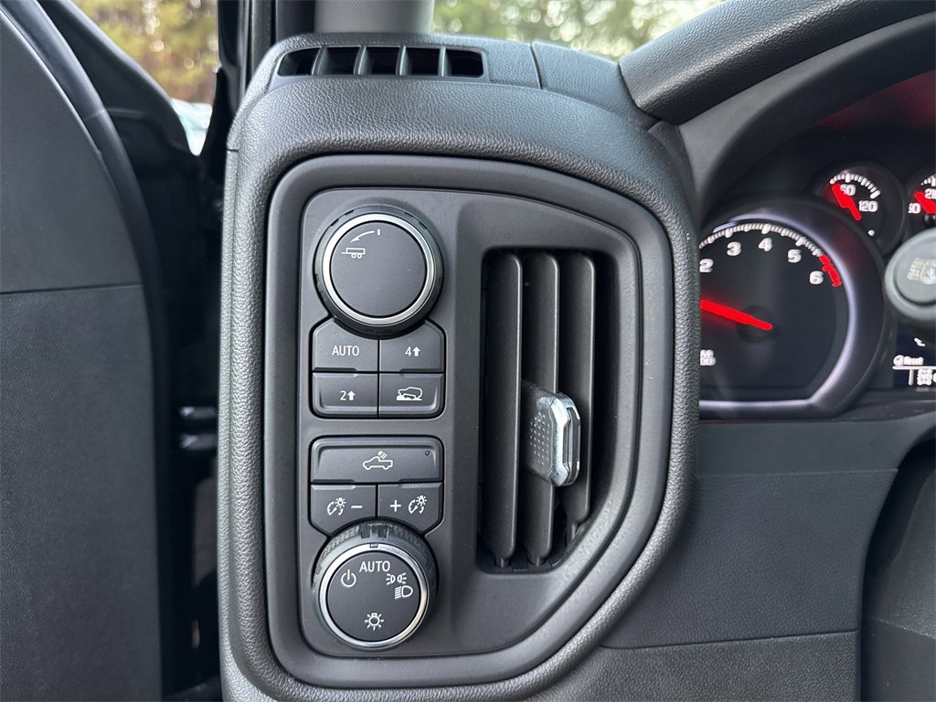 Used 2022 Chevrolet Silverado 1500 Custom image 28