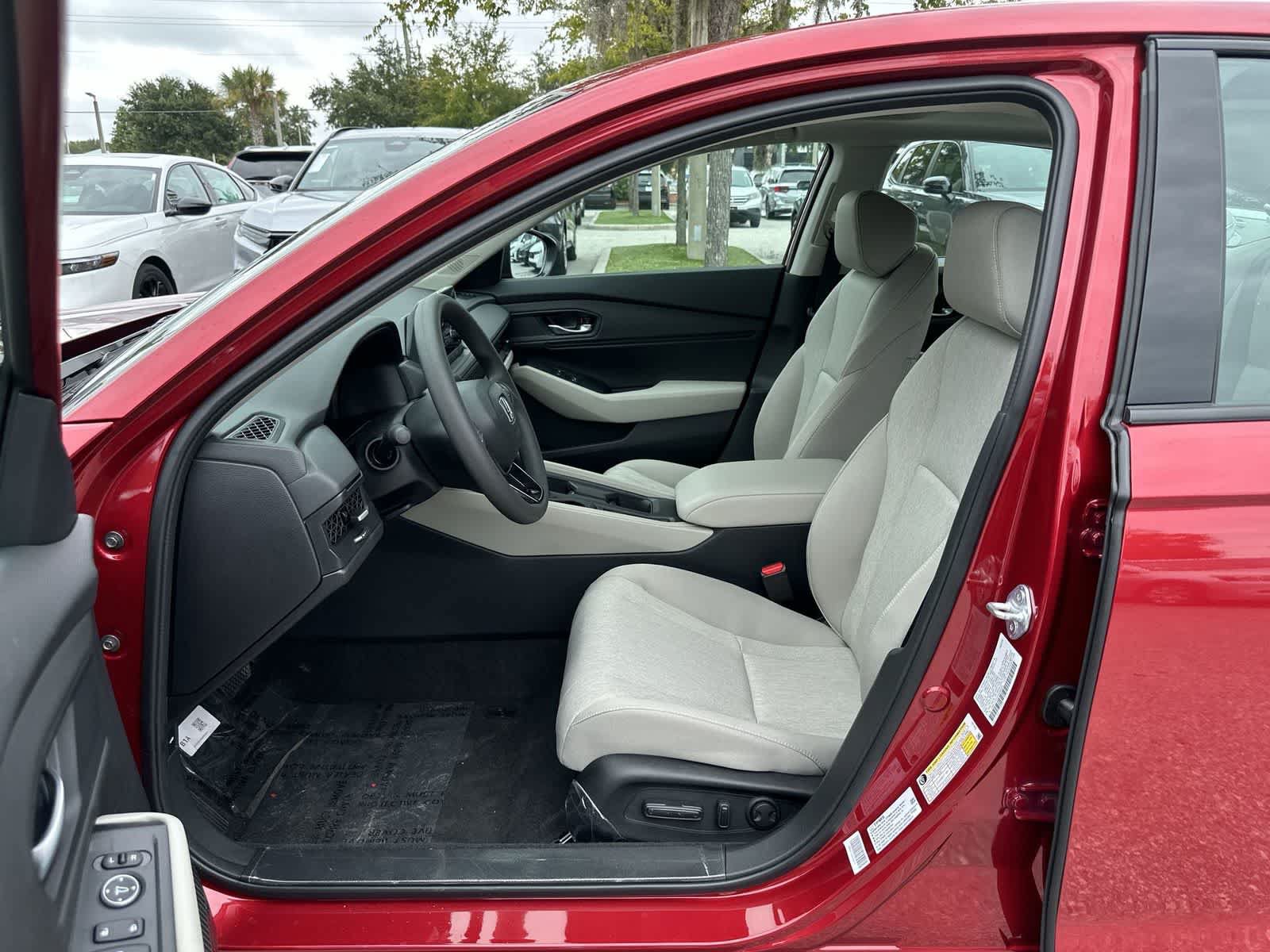 Used 2025 Honda Accord SE image 2