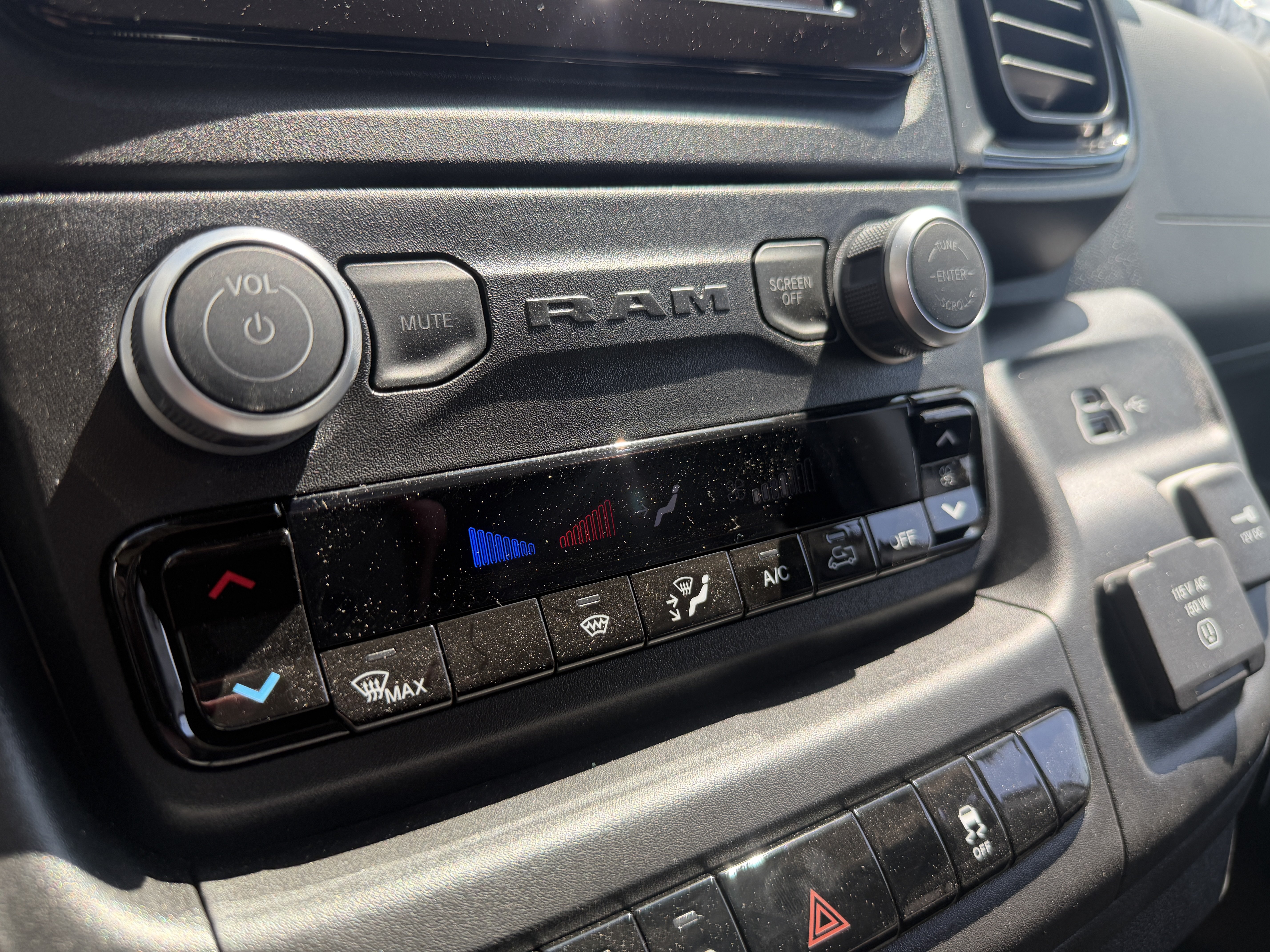 New 2026 RAM ProMaster 3500 w/ Cold Weather Group FWD image 33