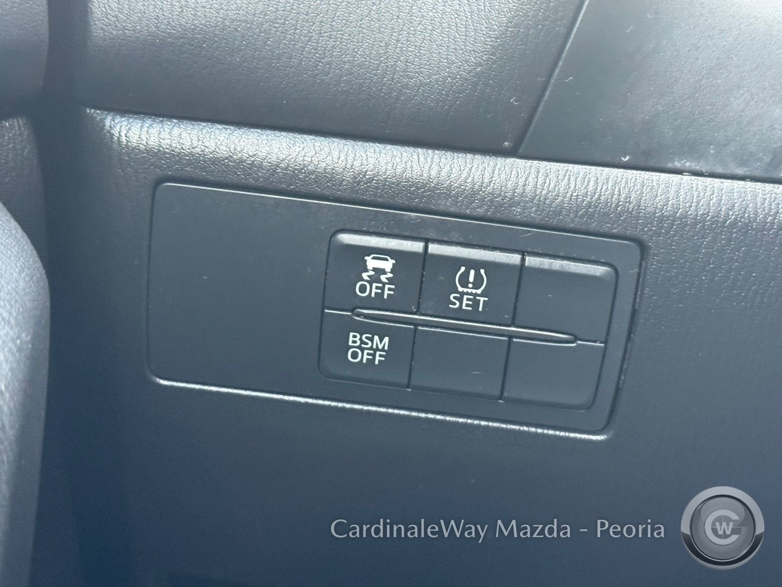 Used 2016 MAZDA MAZDA3 i Touring image 33