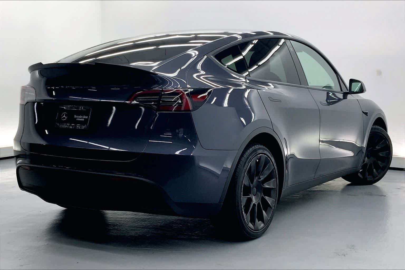 Used 2023 Tesla Model Y Long Range AWD/4WD image 4