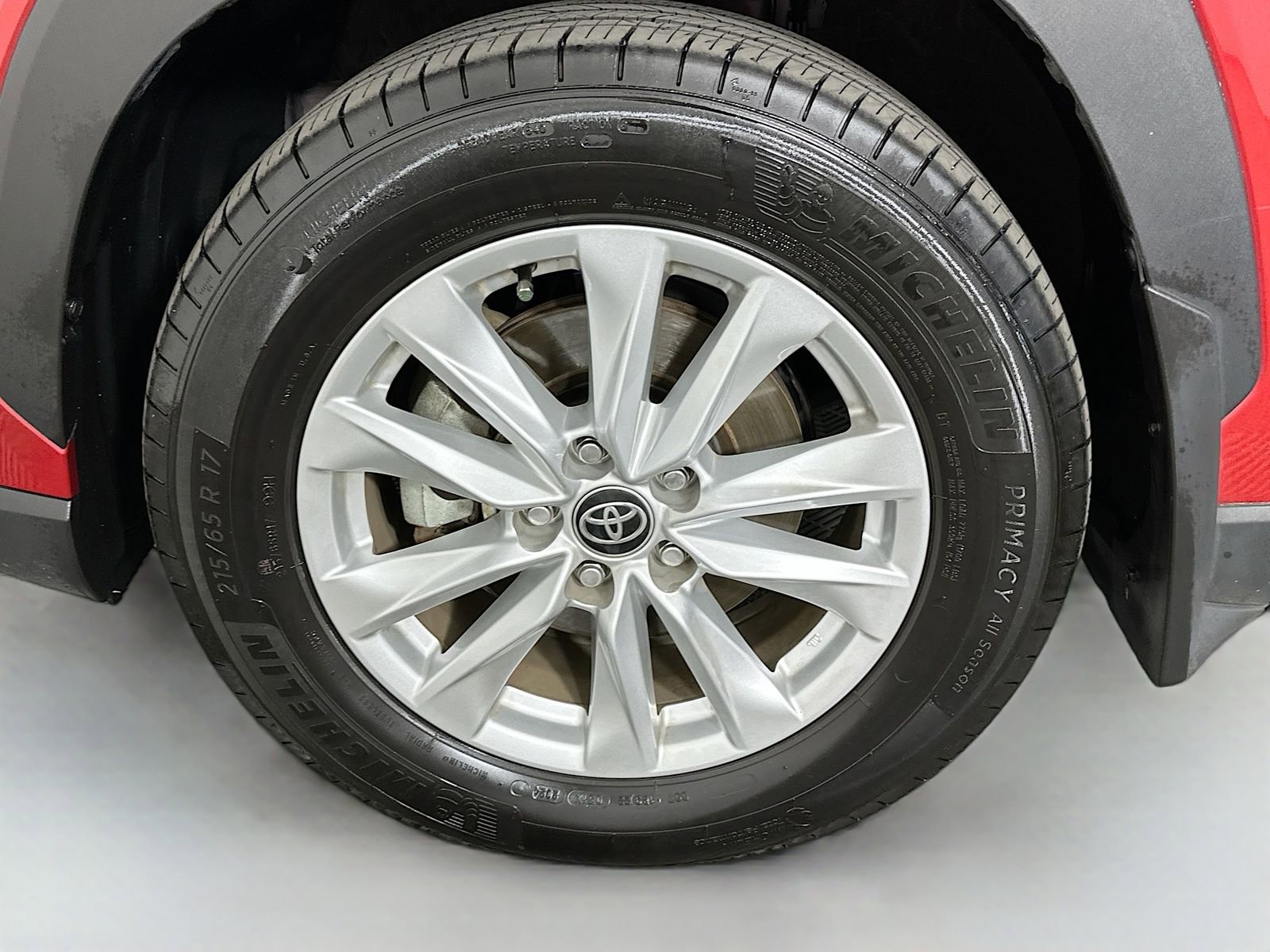 Certified 2024 Toyota Corolla Cross LE w/ Moonroof Package AWD/4WD image 32