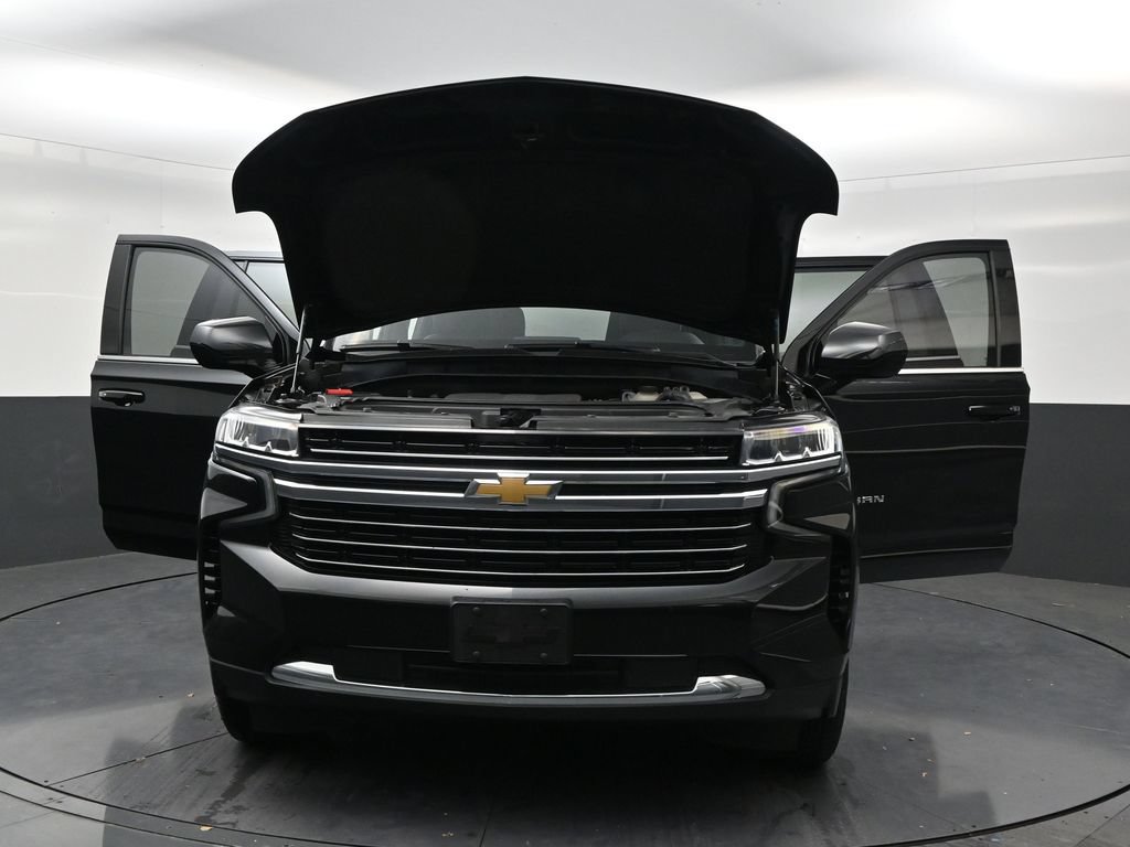 Used 2021 Chevrolet Suburban LT AWD/4WD image 32