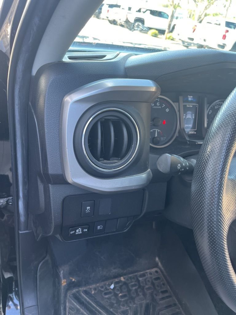 Used 2022 Toyota Tacoma SR5 w/ Technology Package RWD image 16