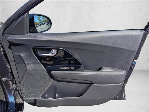 Used 2022 Kia Niro EX image 27