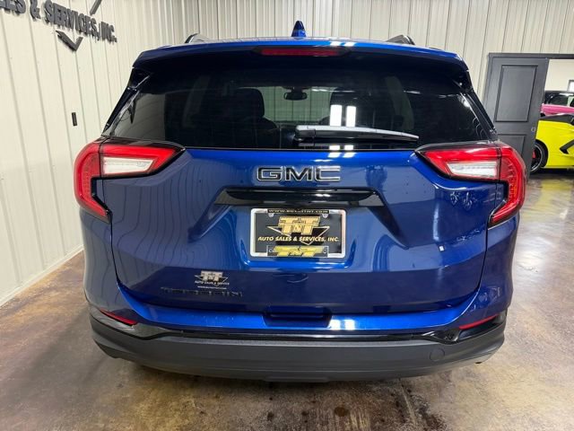 Used 2023 GMC Terrain SLE w/ Driver Convenience Package FWD image 9