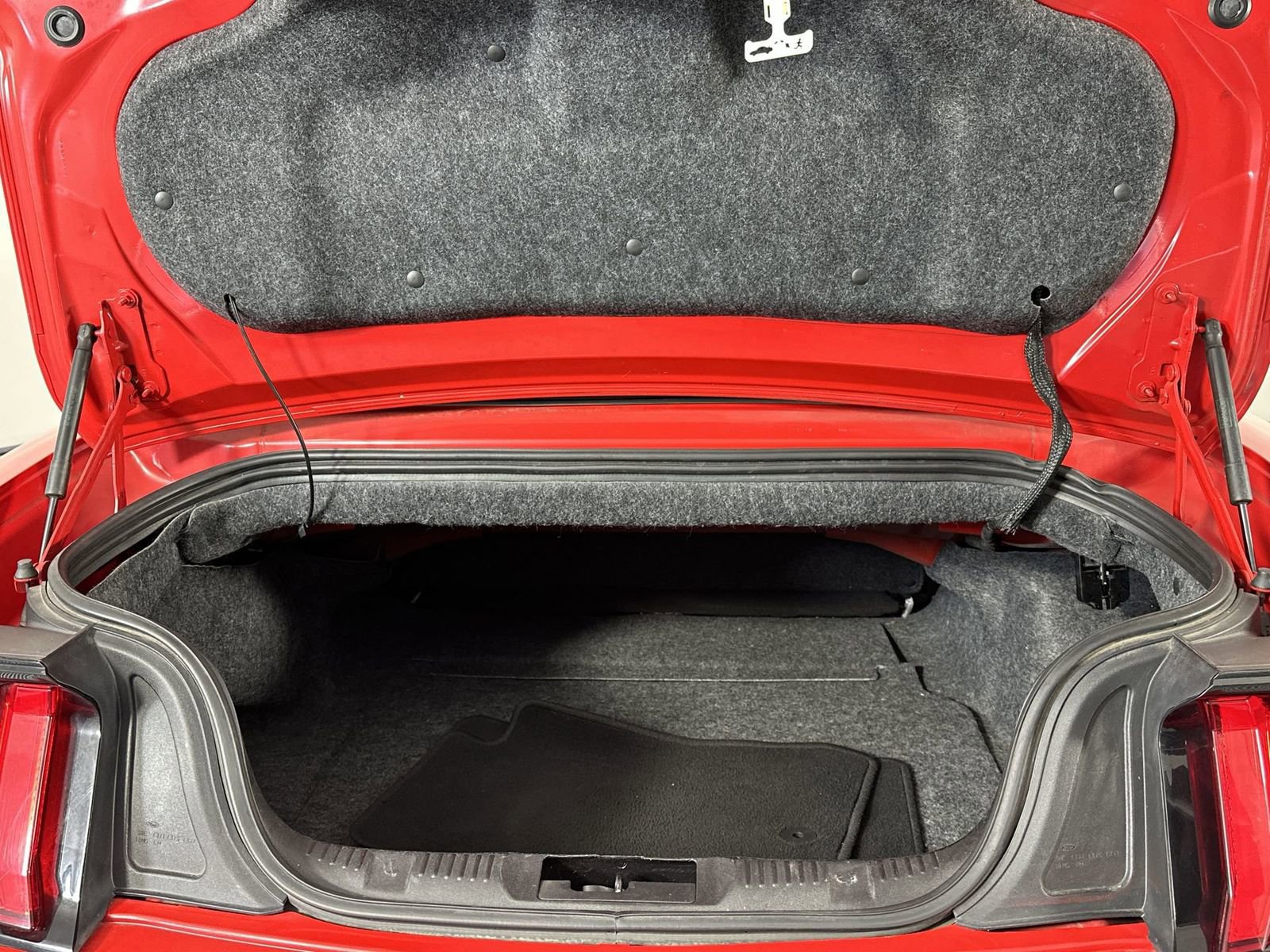 Used 2018 Ford Mustang Premium image 24