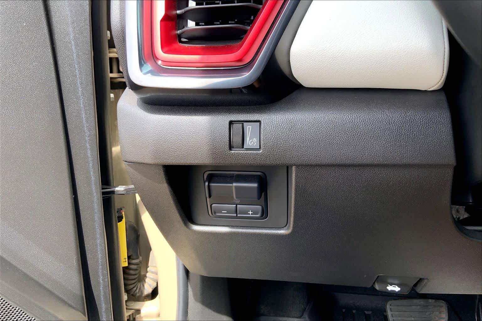 Used 2024 GMC Canyon AT4X AWD/4WD image 36