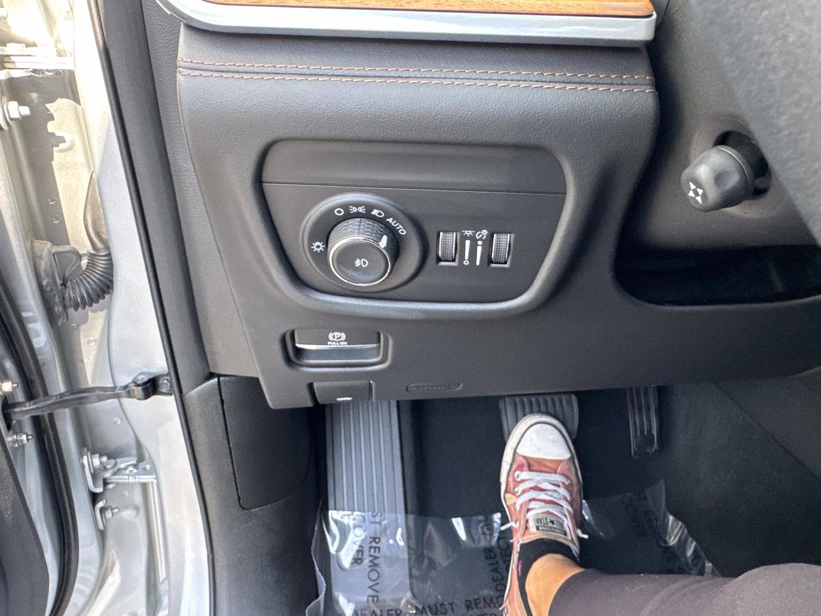 Used 2023 Jeep Grand Cherokee L Summit image 32