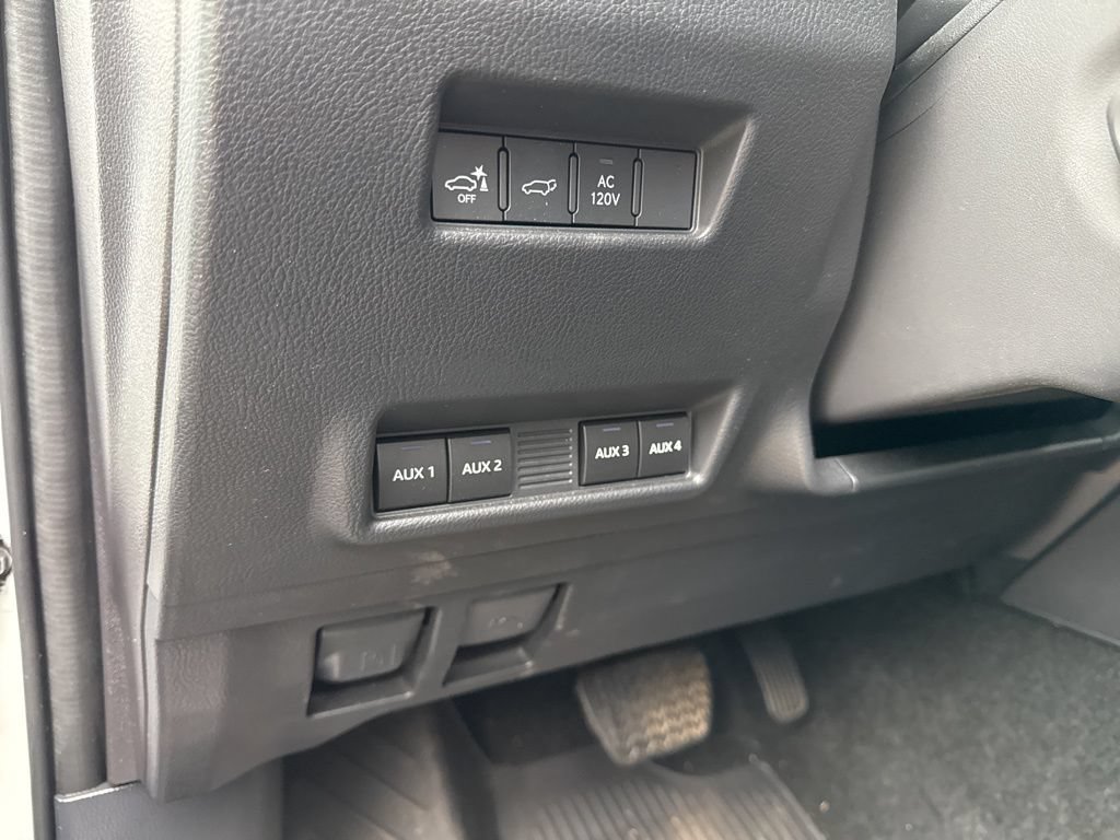 Used 2025 Lexus GX 550 AWD/4WD image 18
