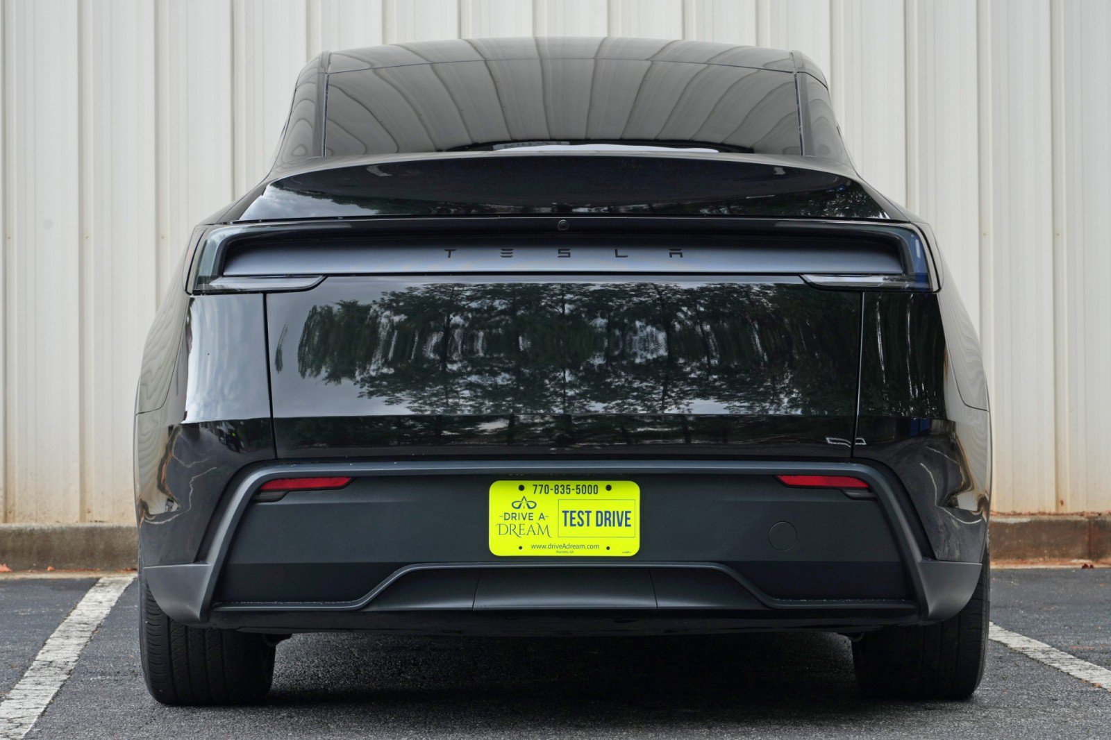 Used 2026 Tesla Model Y 2WD image 11