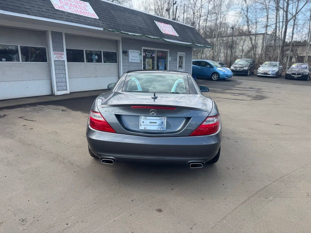 Used 2016 Mercedes-Benz SLK 300 image 9