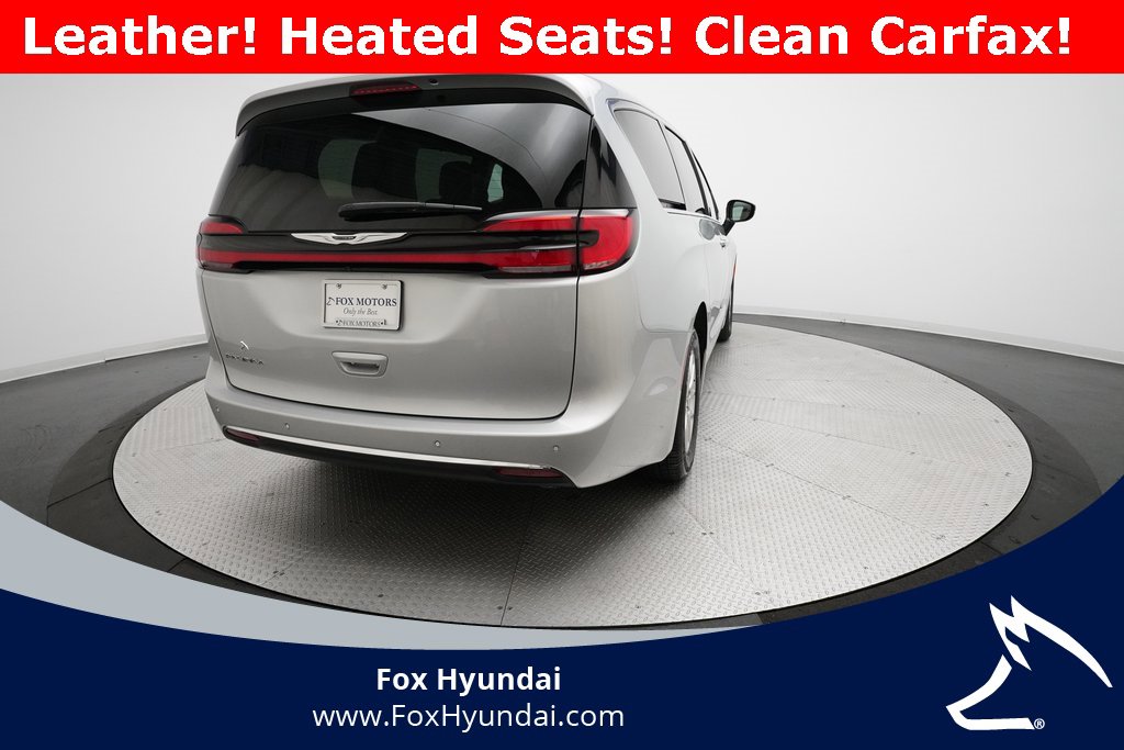 Used 2024 Chrysler Pacifica Touring-L image 35