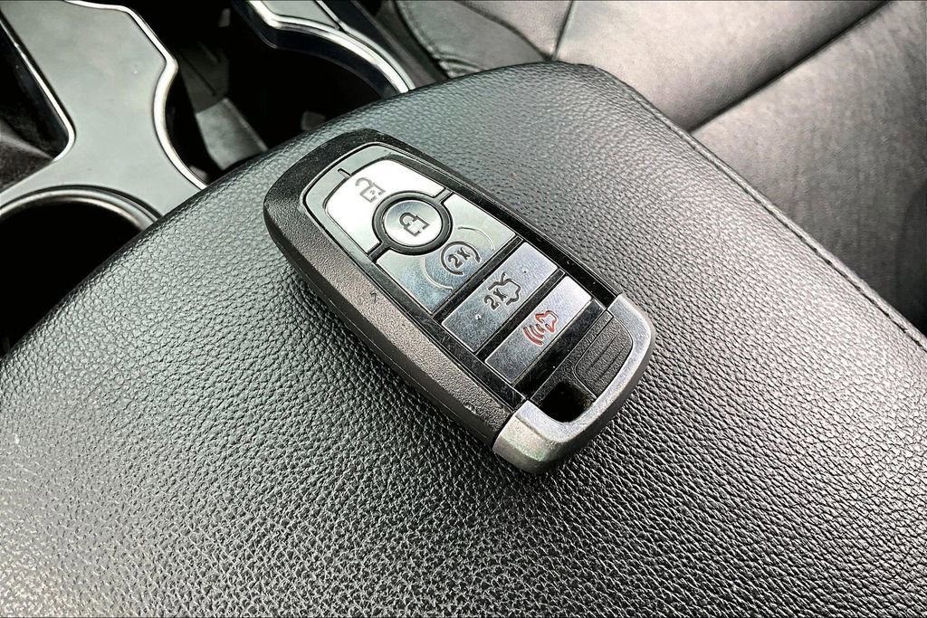 Used 2018 Ford Explorer XLT w/ Equipment Group 202A FWD image 33
