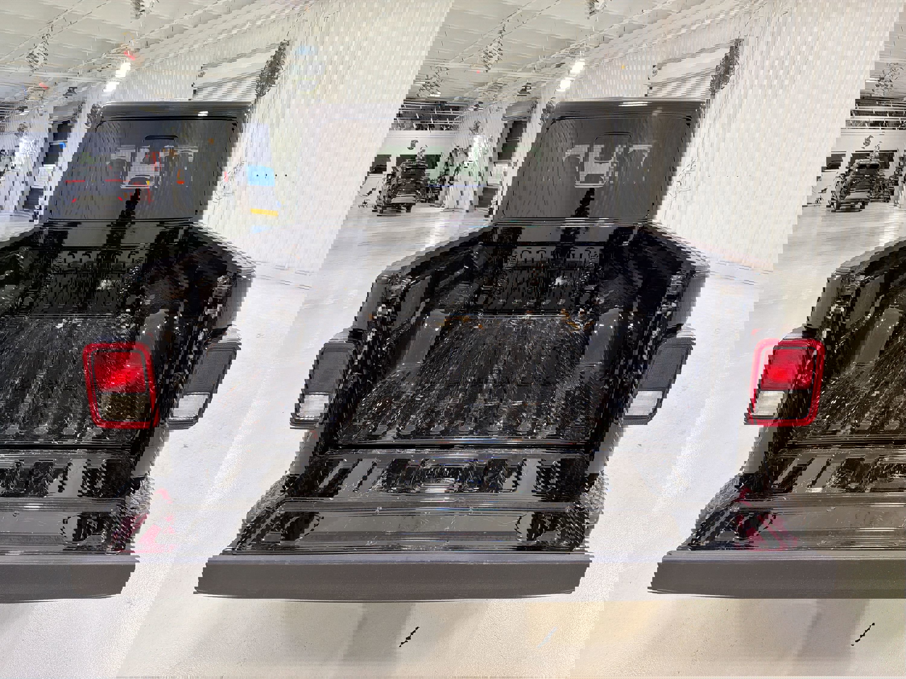 Used 2025 Jeep Gladiator Sport image 26