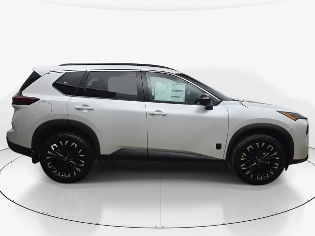 New 2027 Nissan Rogue Dark Armor FWD image 5