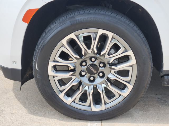 Used 2024 GMC Yukon XL Denali Ultimate image 11
