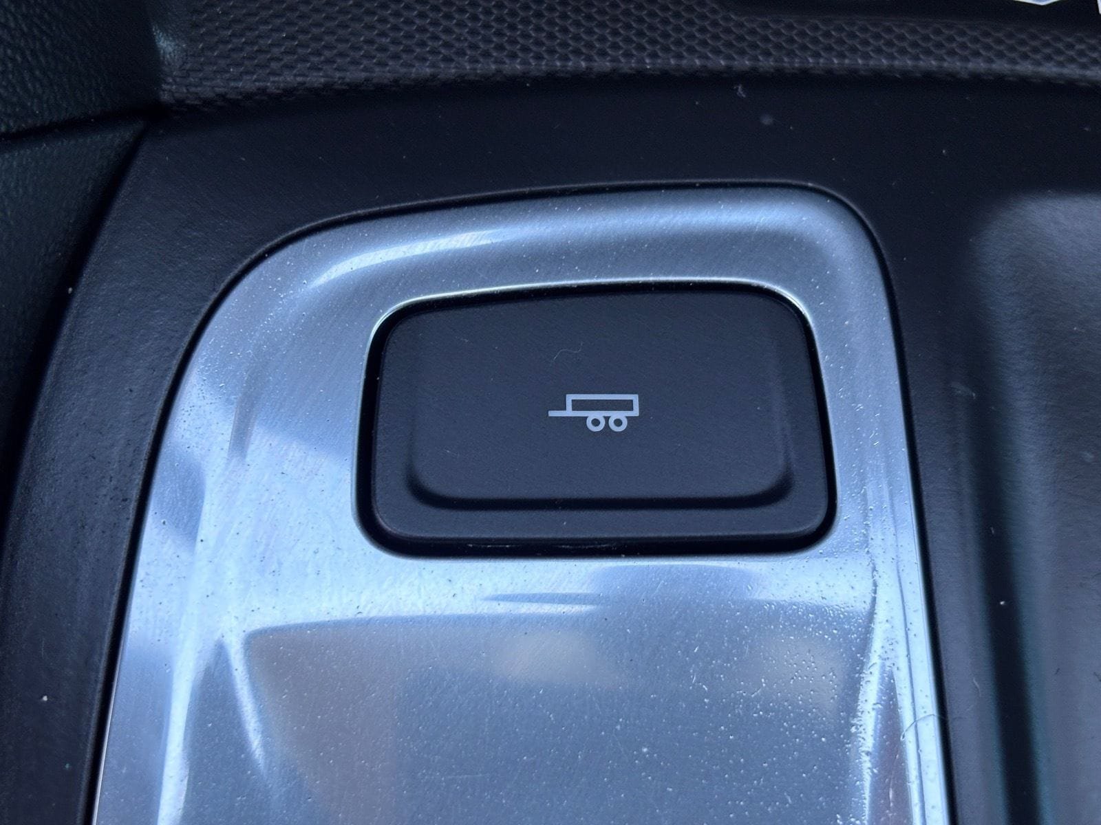 Used 2020 Chevrolet Equinox Premier FWD image 32