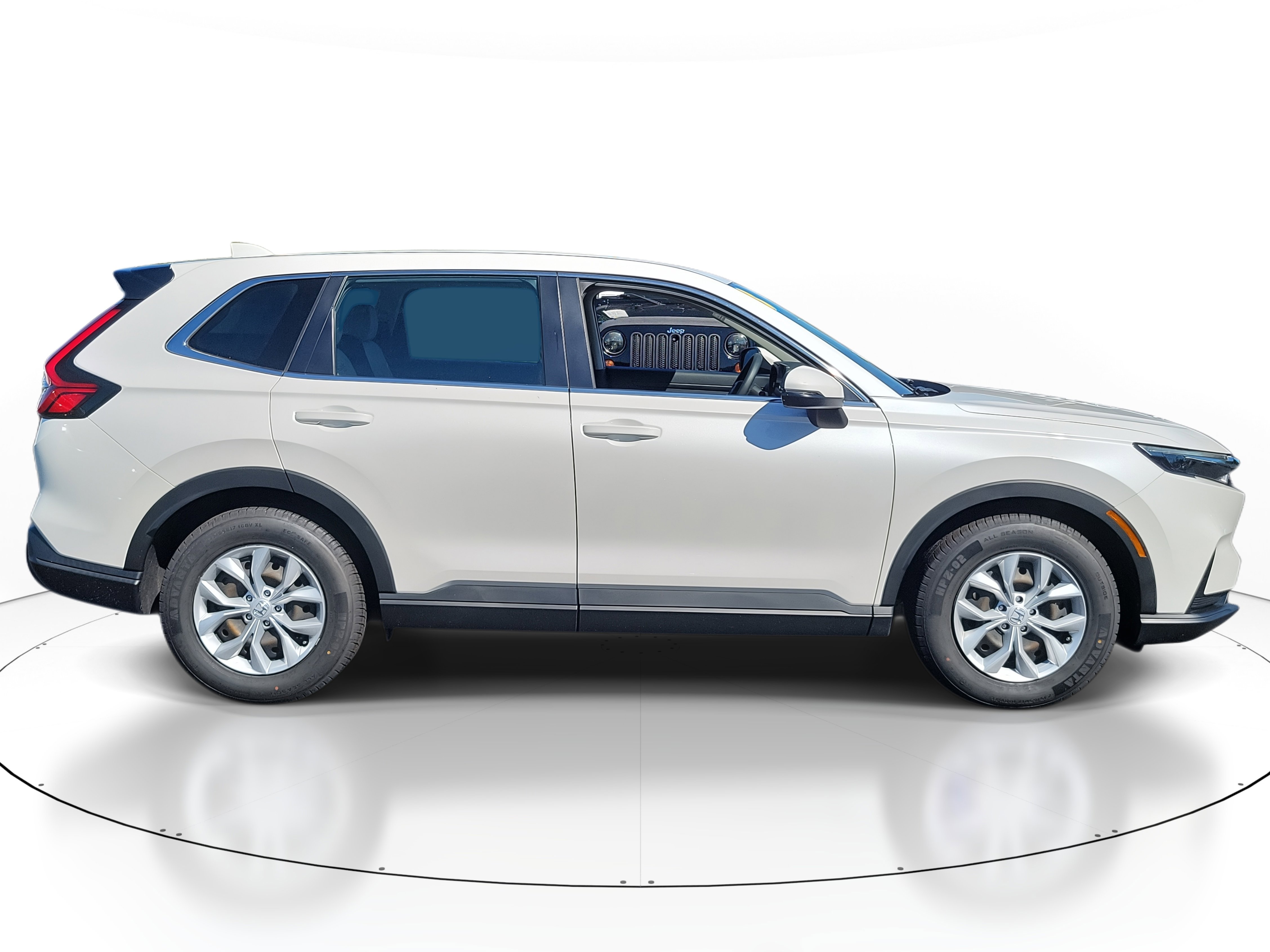Used 2023 Honda CR-V LX image 2