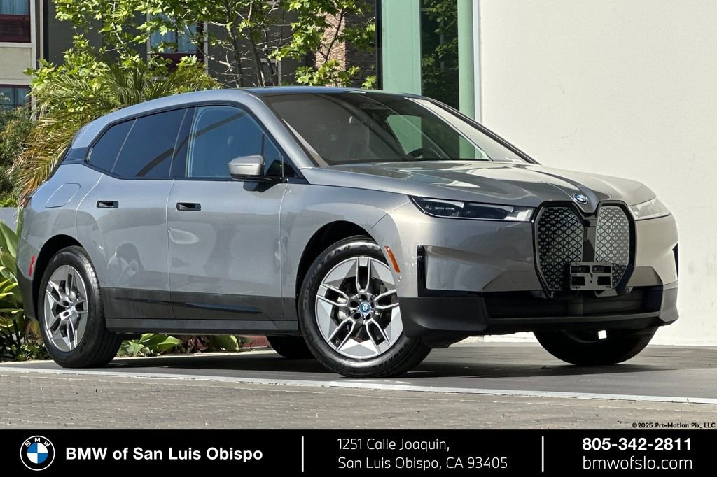 Used 2023 BMW iX xDrive50 image 1