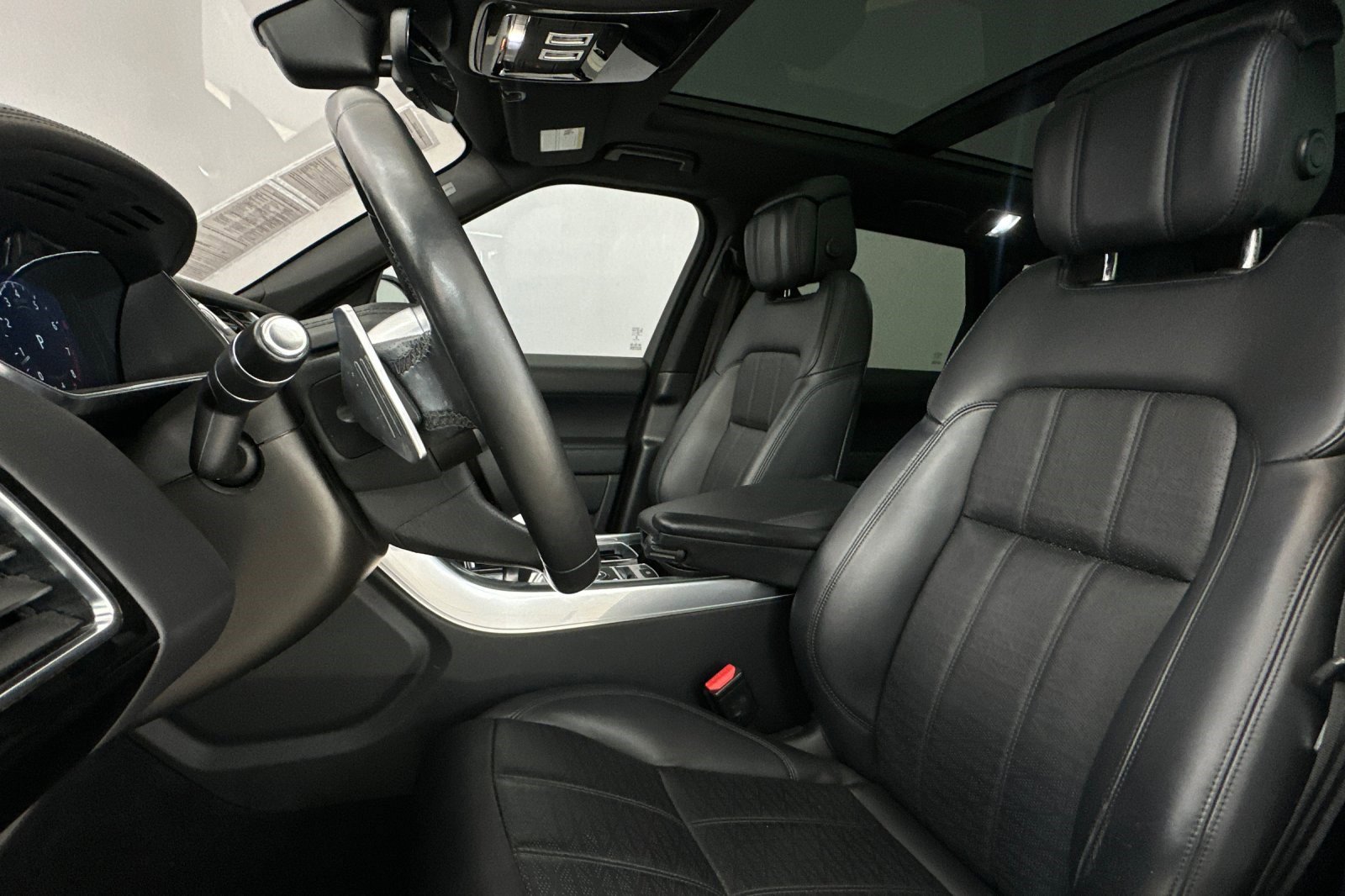 Used 2019 Land Rover Range Rover Sport HSE Dynamic image 5