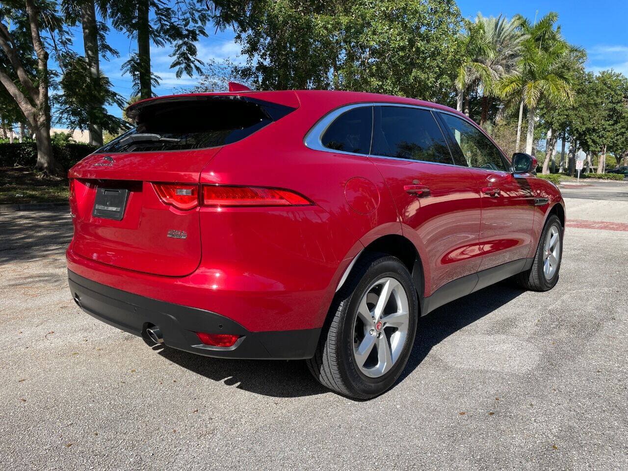 Used 2019 Jaguar F-PACE Premium AWD/4WD image 7