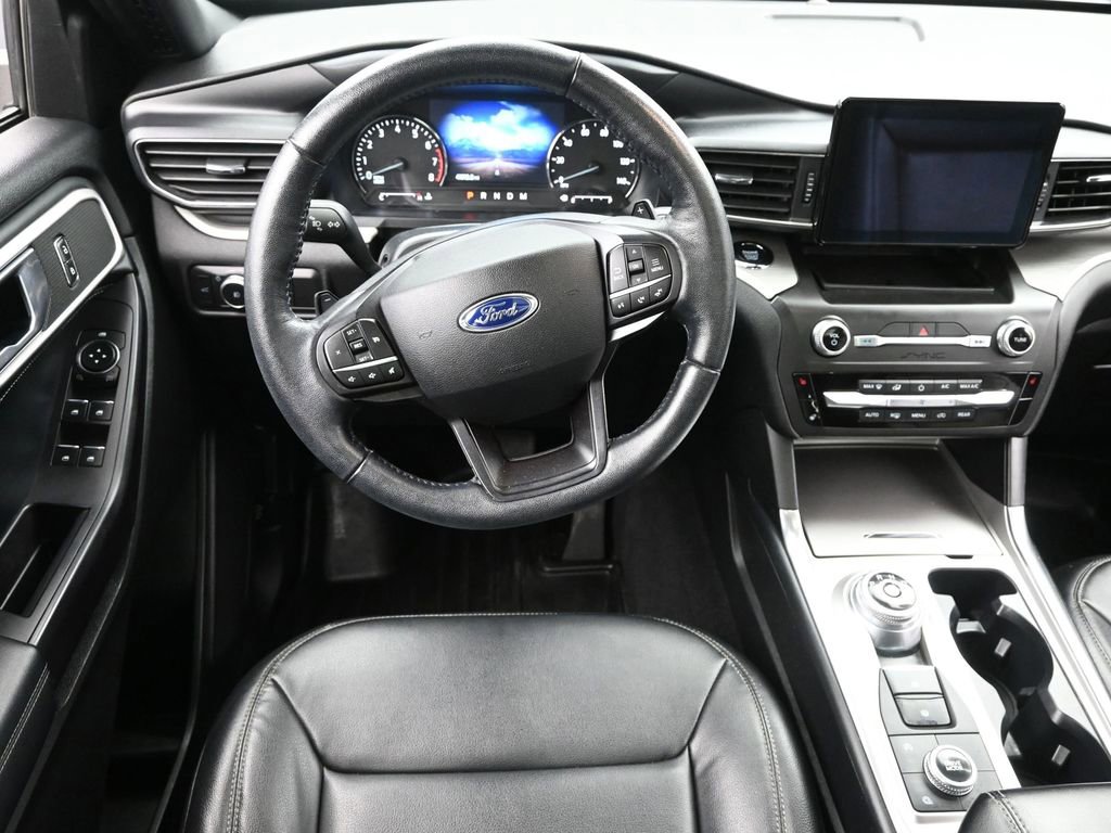 Used 2020 Ford Explorer XLT w/ Equipment Group 202A image 15