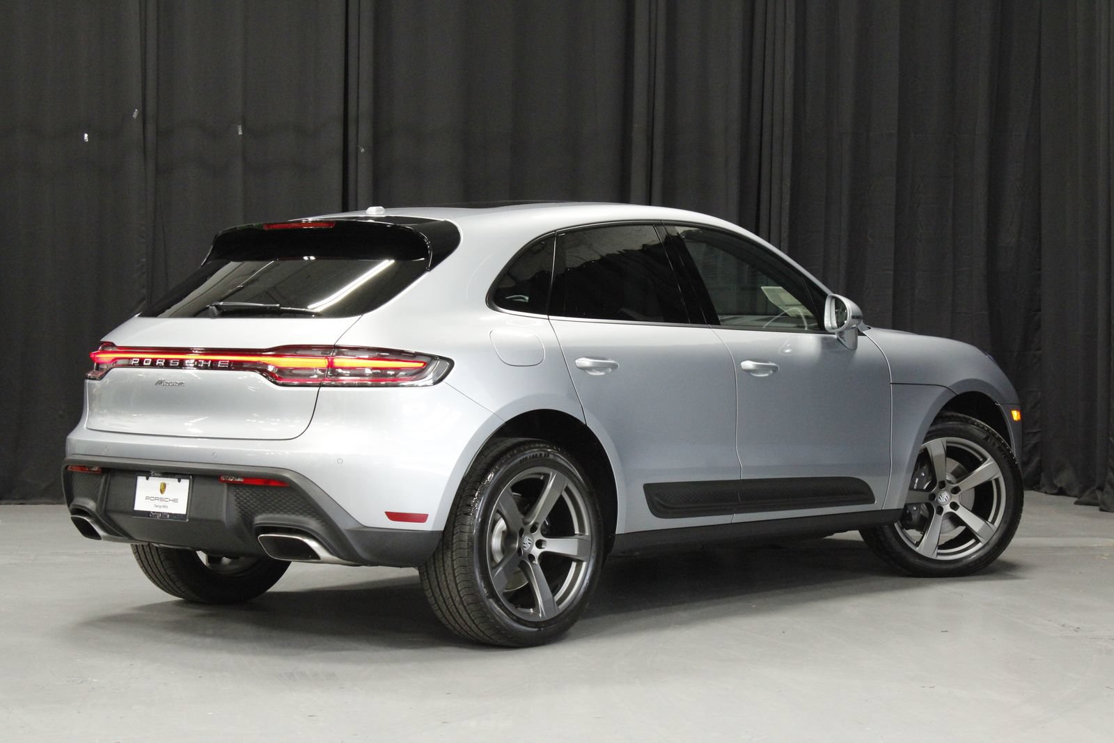New 2026 Porsche Macan AWD/4WD image 7