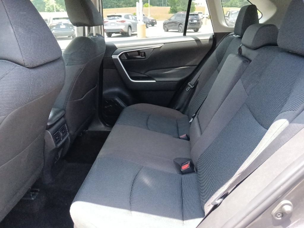 Used 2025 Toyota RAV4 LE AWD/4WD image 28