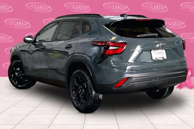 New 2026 Chevrolet Trax LT w/ Midnight Edition FWD image 3