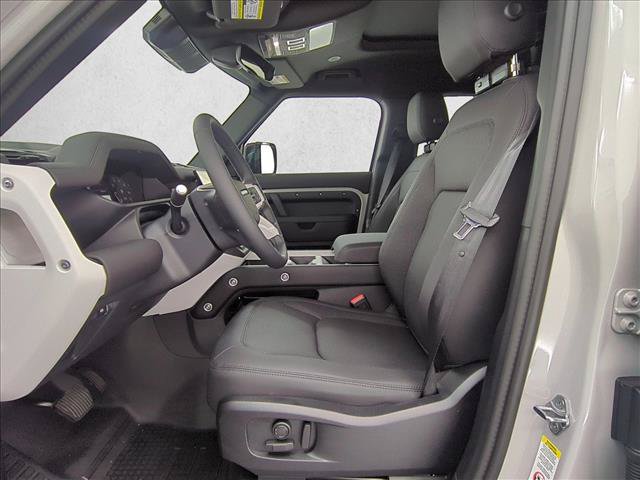 New 2026 Land Rover Defender 110 X-Dynamic SE AWD/4WD image 2
