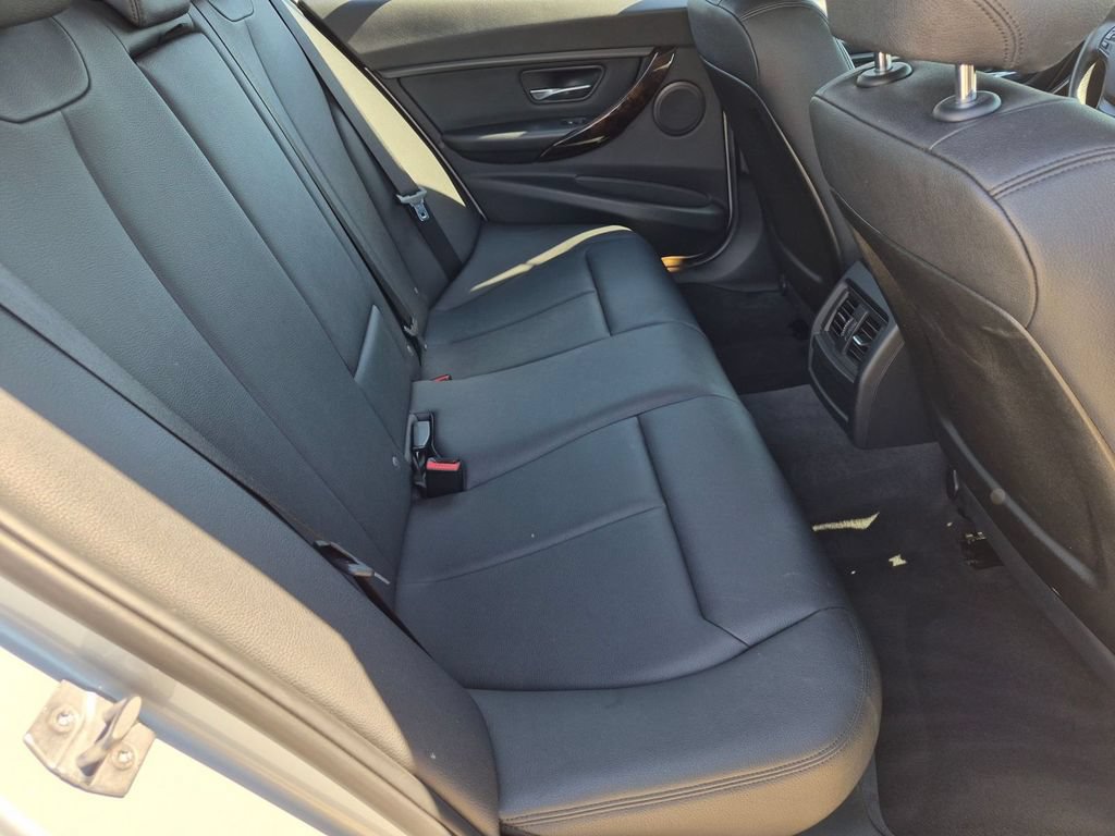 Used 2015 BMW 320i xDrive Sedan AWD/4WD image 16