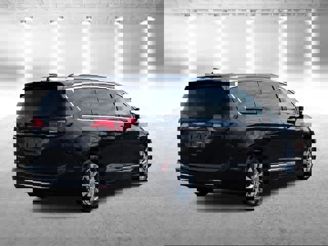 Used 2018 Chrysler Pacifica Touring-L Plus image 8