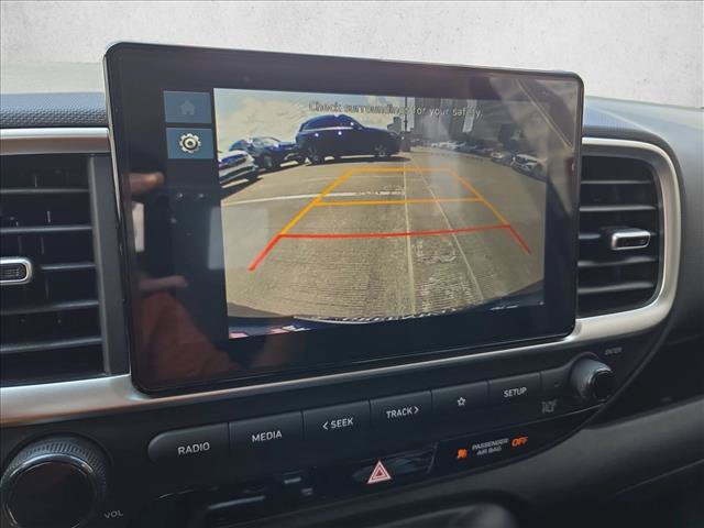 Used 2025 Hyundai Venue SEL FWD image 13