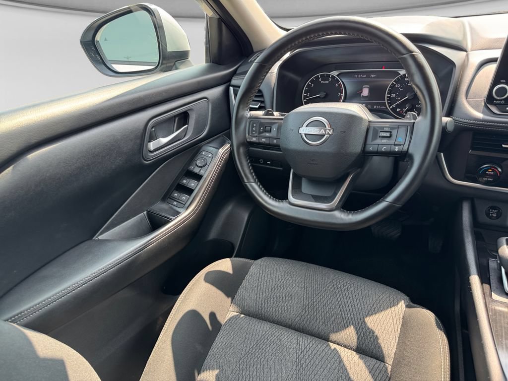 Used 2025 Nissan Rogue SV AWD/4WD image 20