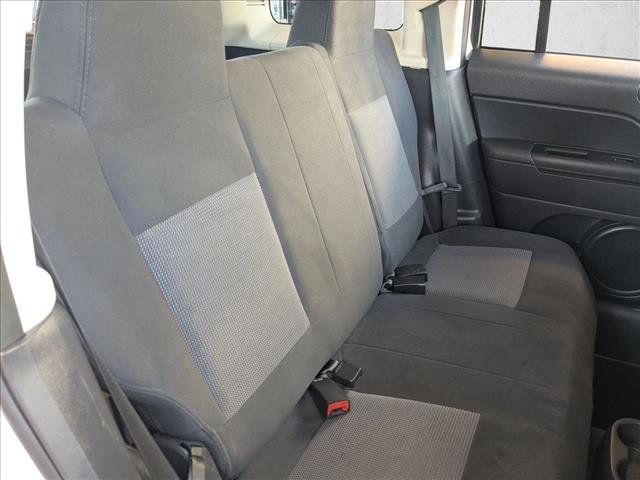 Used 2014 Jeep Patriot Latitude FWD image 17