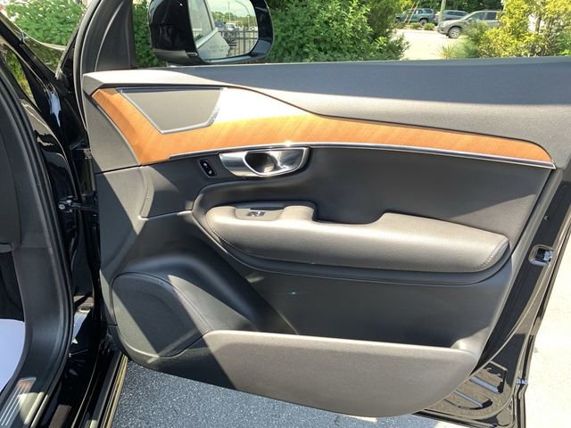 Used 2022 Volvo XC90 T6 Momentum w/ Advanced Package AWD/4WD image 13