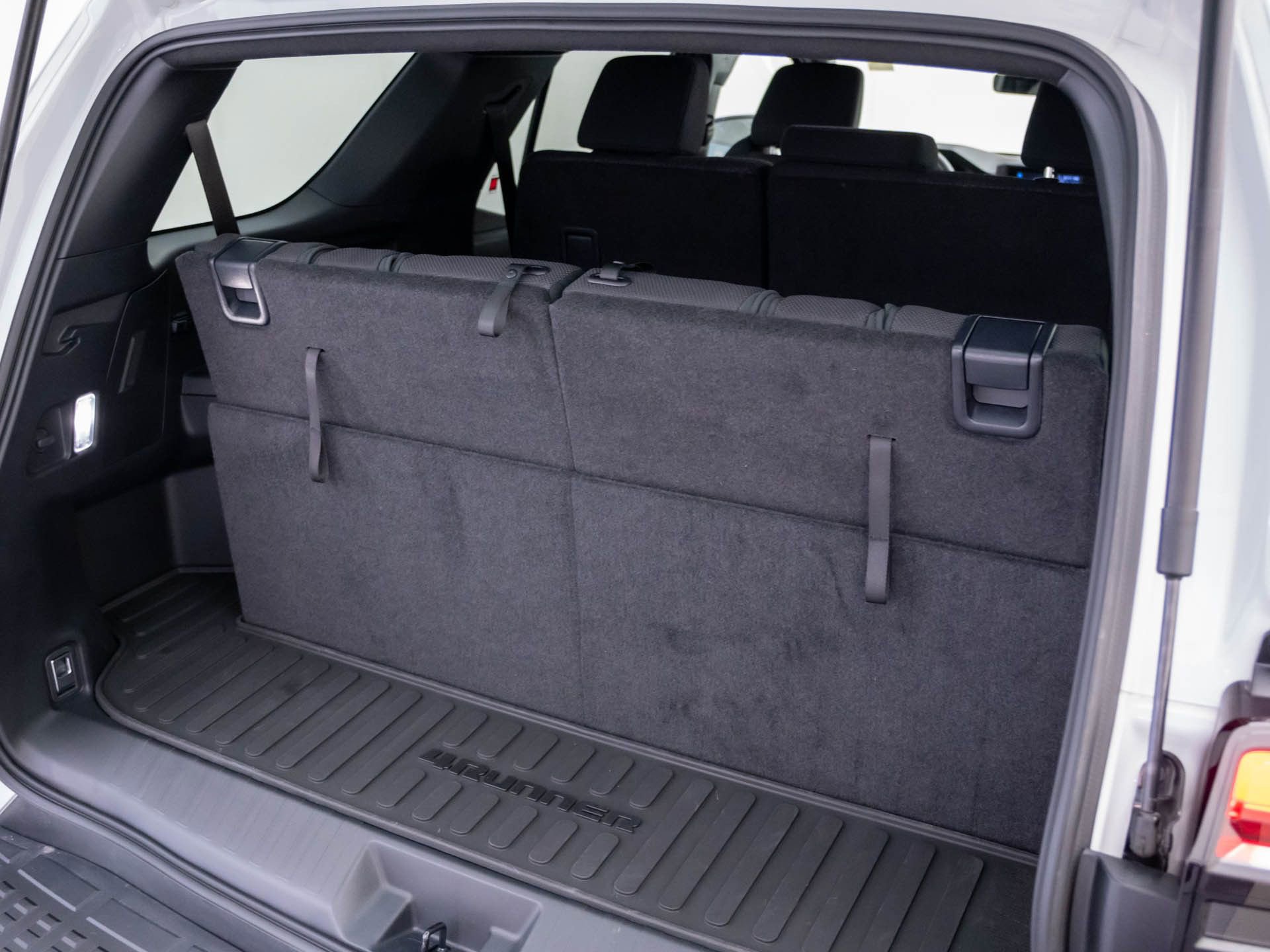 Used 2025 Toyota 4Runner SR5 image 36