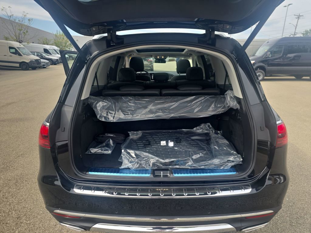 New 2026 Mercedes-Benz GLS 450 4MATIC image 23