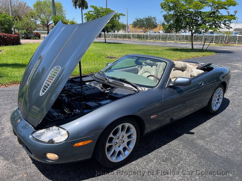 Used 2001 Jaguar XKR Convertible RWD image 31