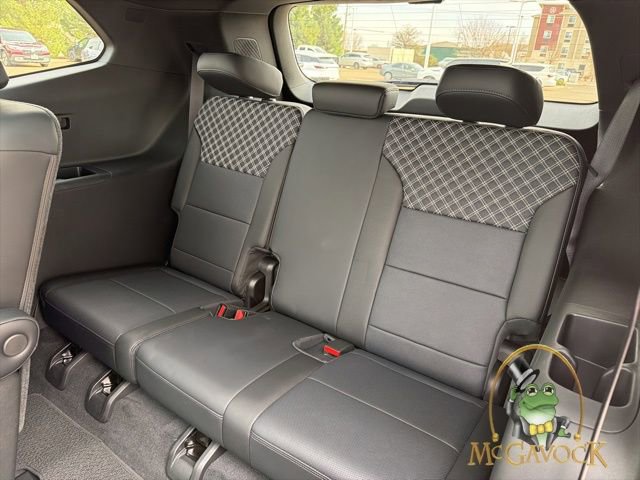 Used 2025 GMC Acadia Denali w/ Super Cruise Package image 24