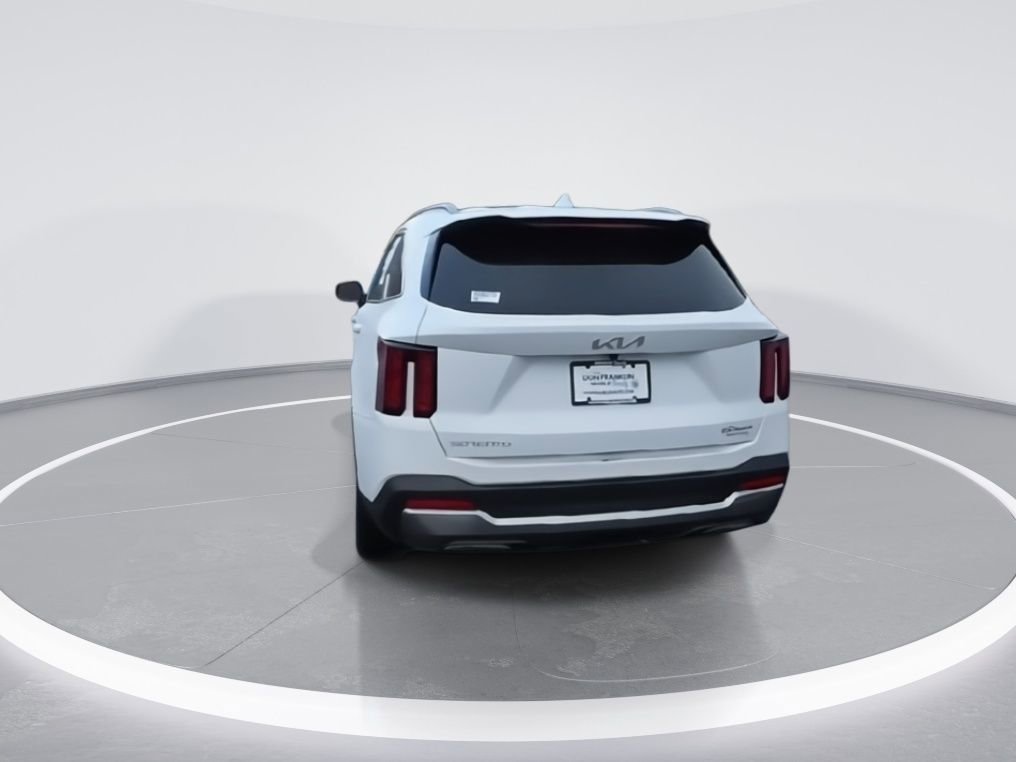 Used 2024 Kia Sorento S image 7