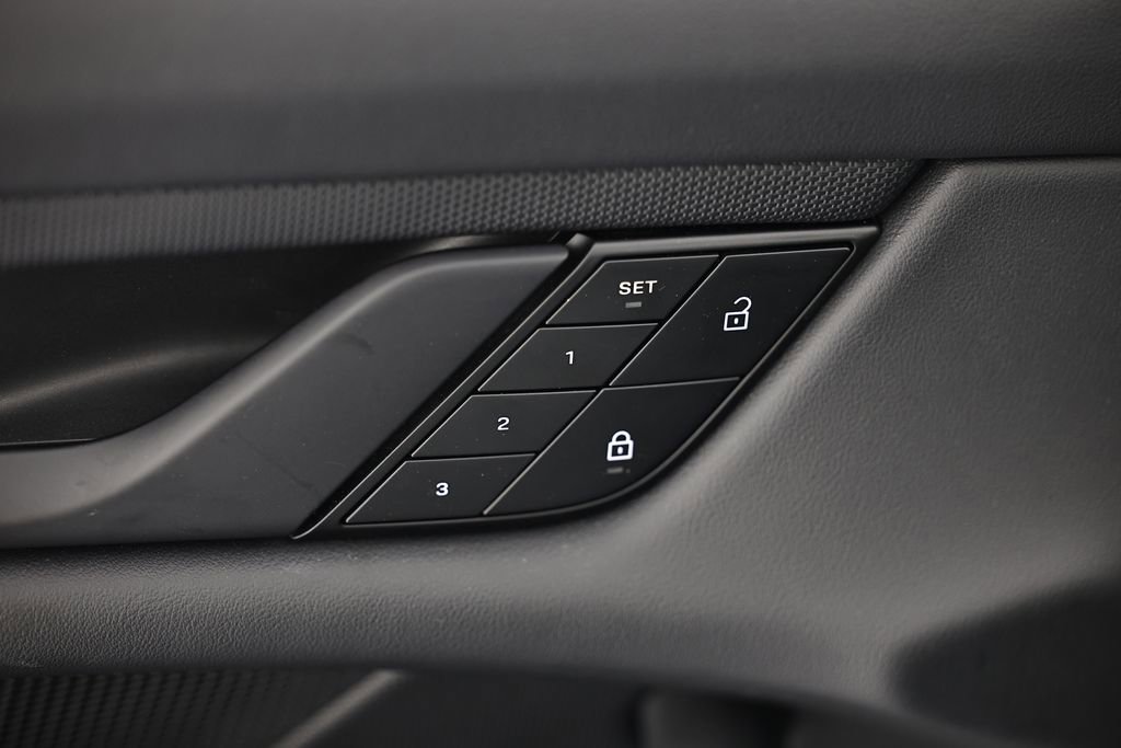 Certified 2022 Porsche Taycan image 20