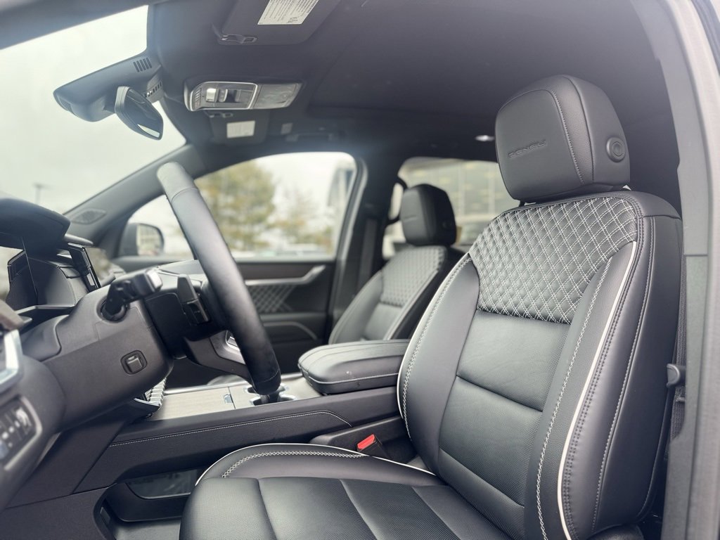 Used 2025 GMC Acadia Denali w/ LPO, Floor Liner Package image 17